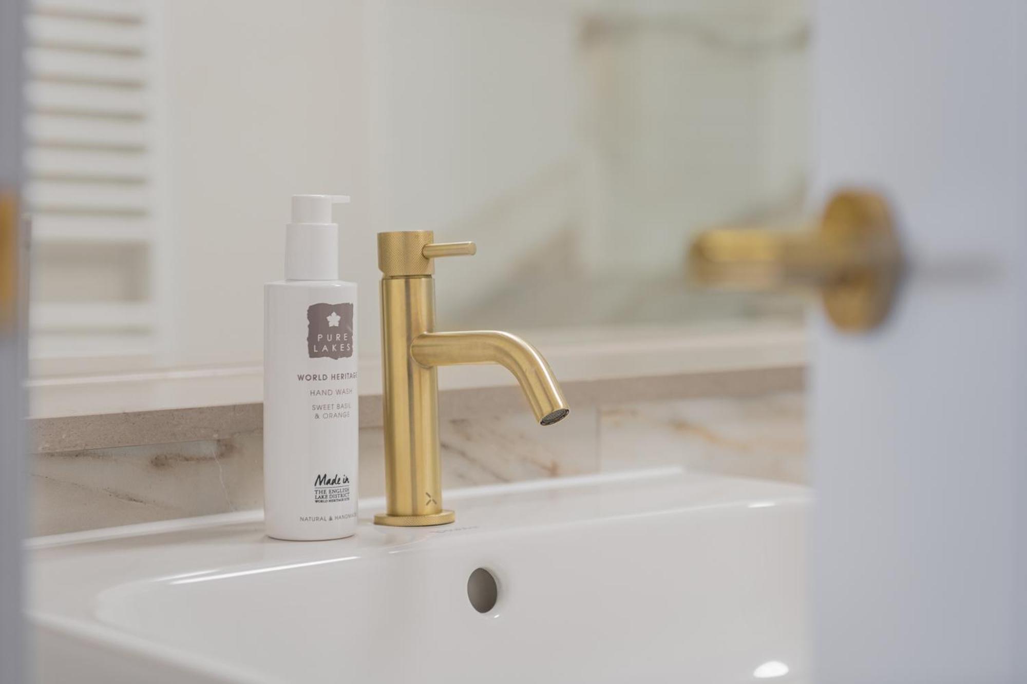 באונס-און-ווינדרמיר Esperance - Brand New Luxury Studio With Parking מראה חיצוני תמונה